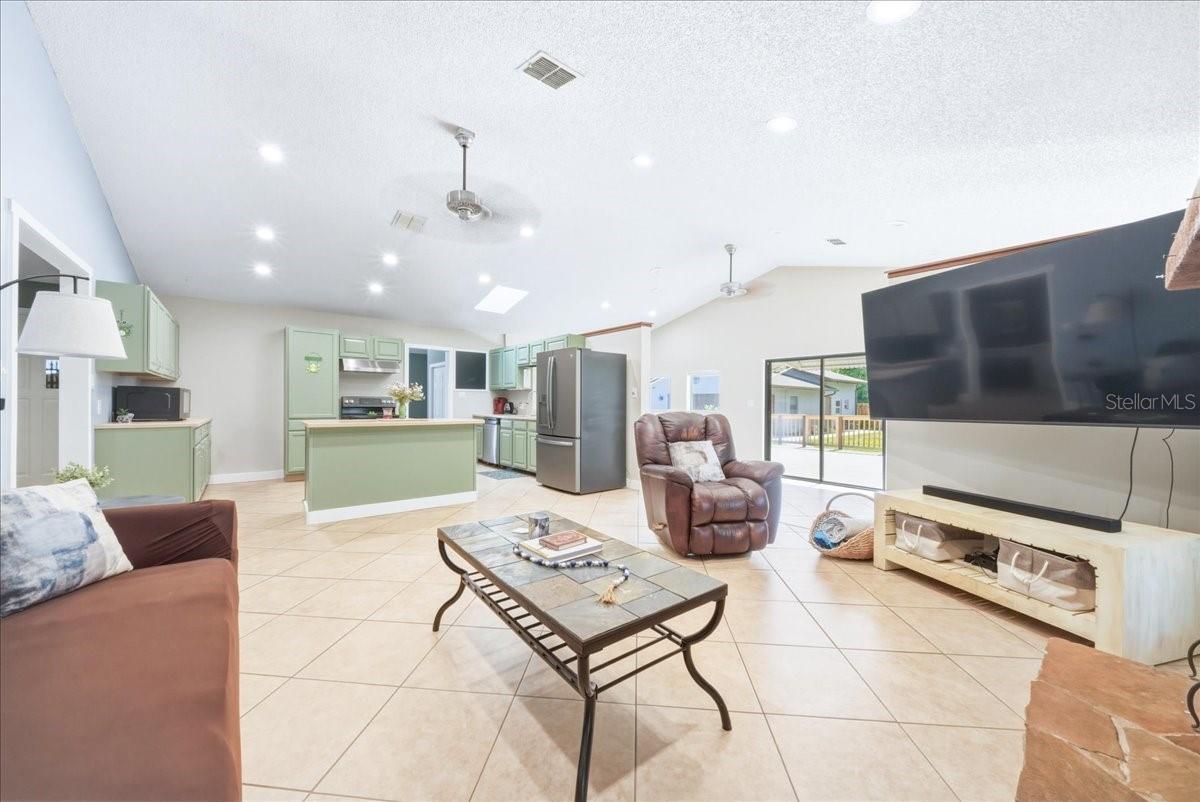 Image 12 of 51 For 4230 Tangerine Street