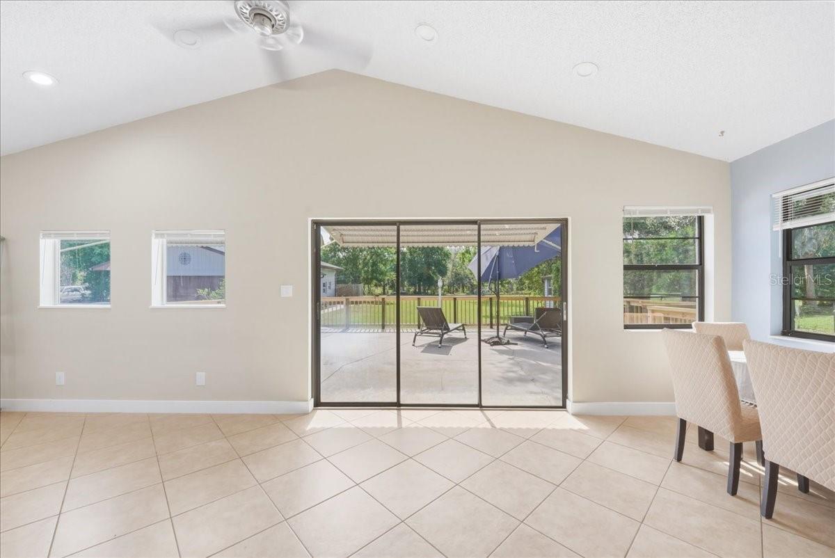 Image 14 of 51 For 4230 Tangerine Street