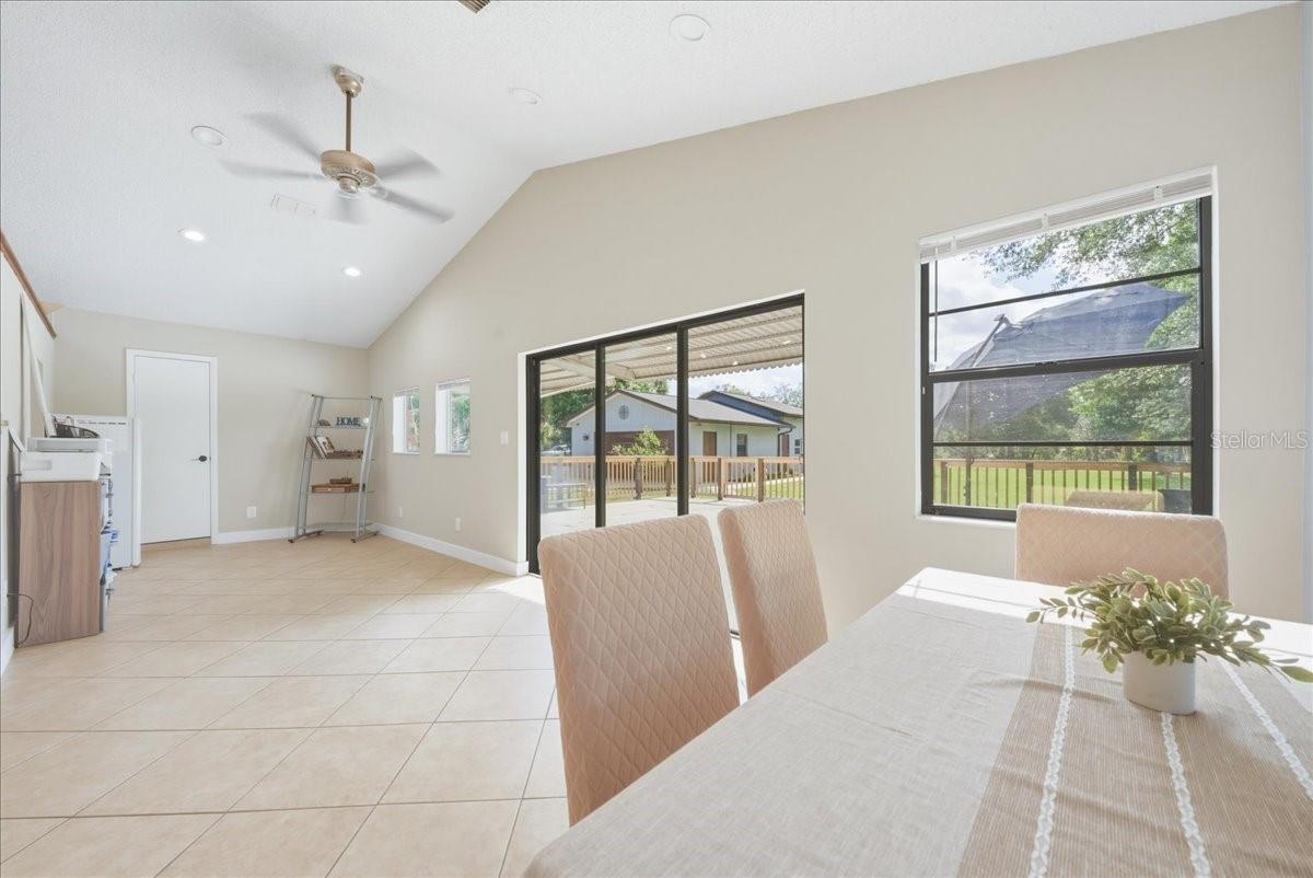 Image 16 of 51 For 4230 Tangerine Street