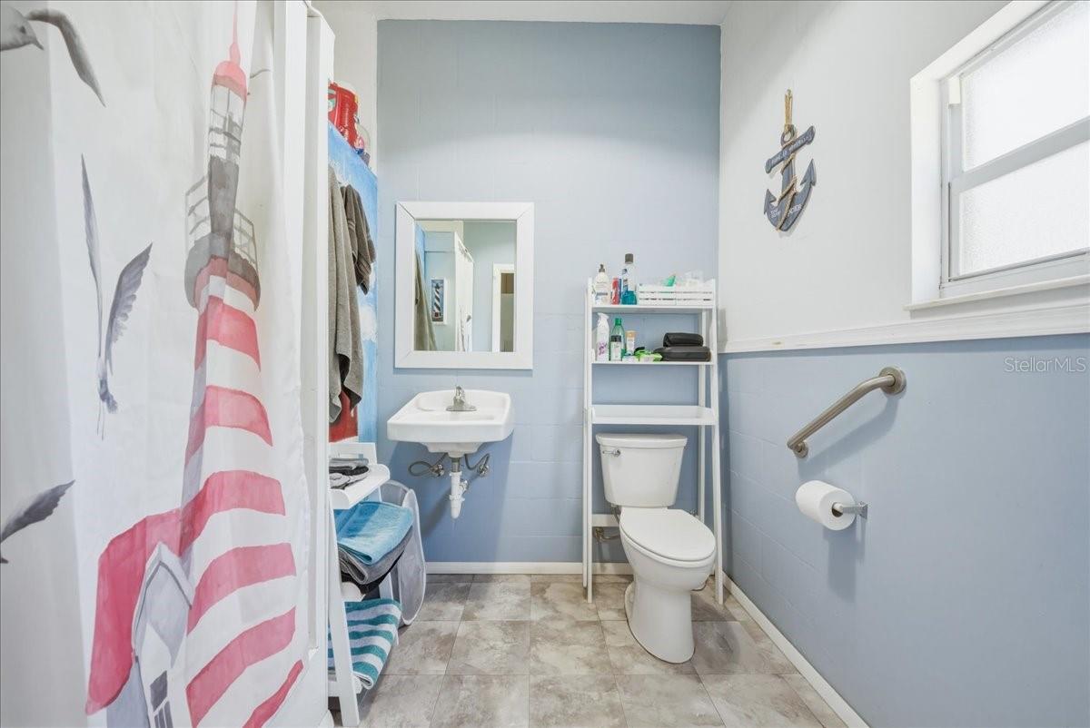 Image 31 of 51 For 4230 Tangerine Street