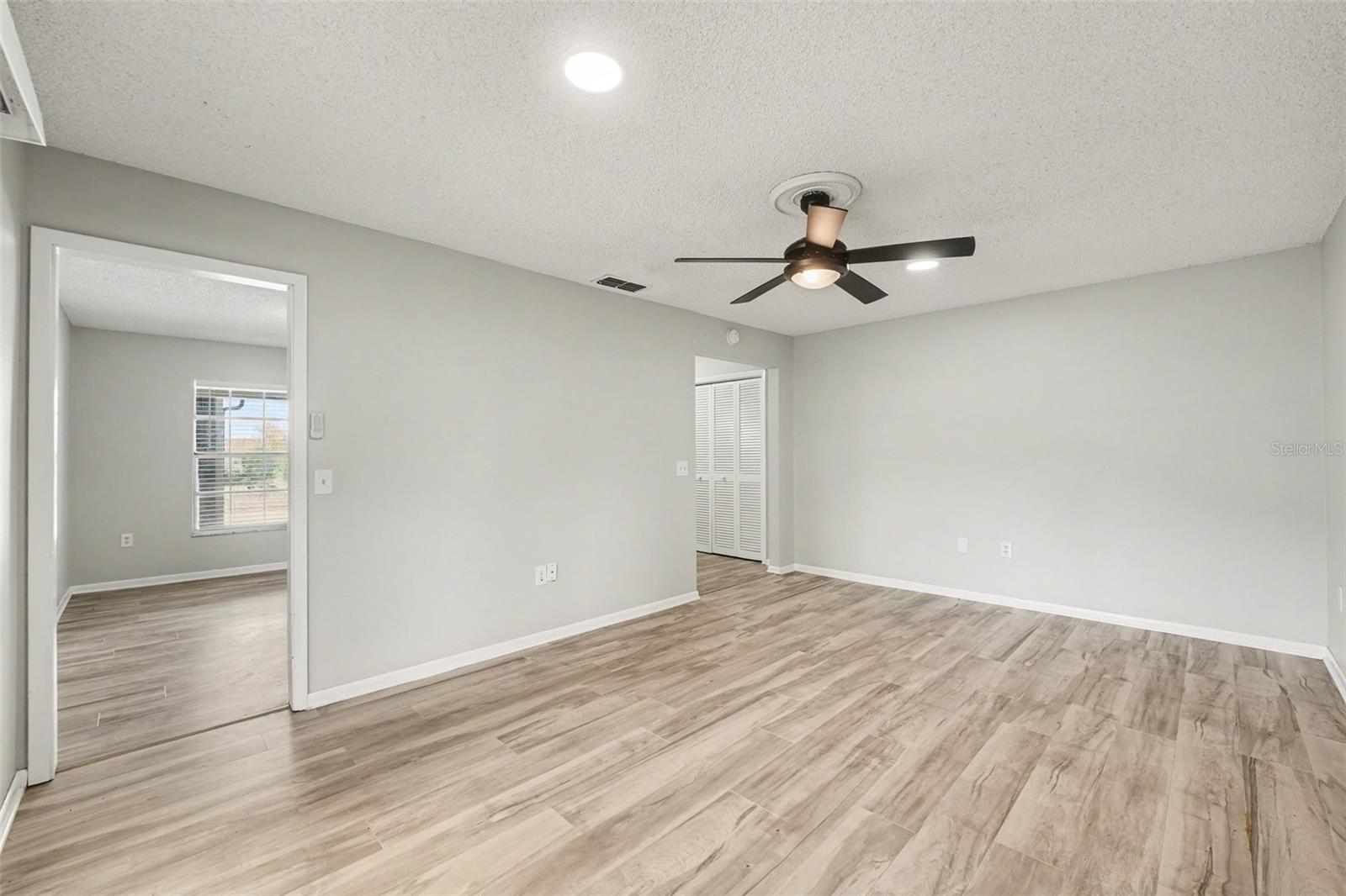 Listing photo id 8 for 1234 Fairfax N