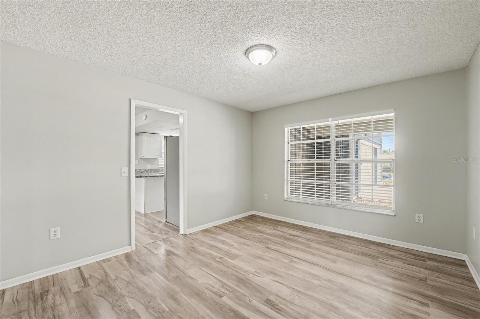 Listing photo id 9 for 1234 Fairfax N