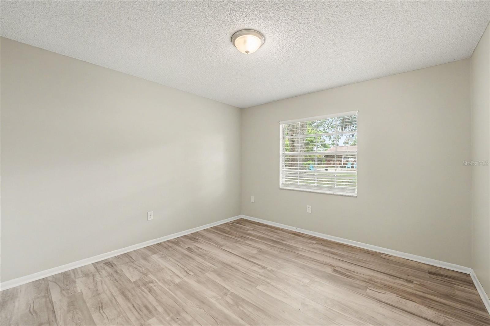 Listing photo id 14 for 1234 Fairfax N