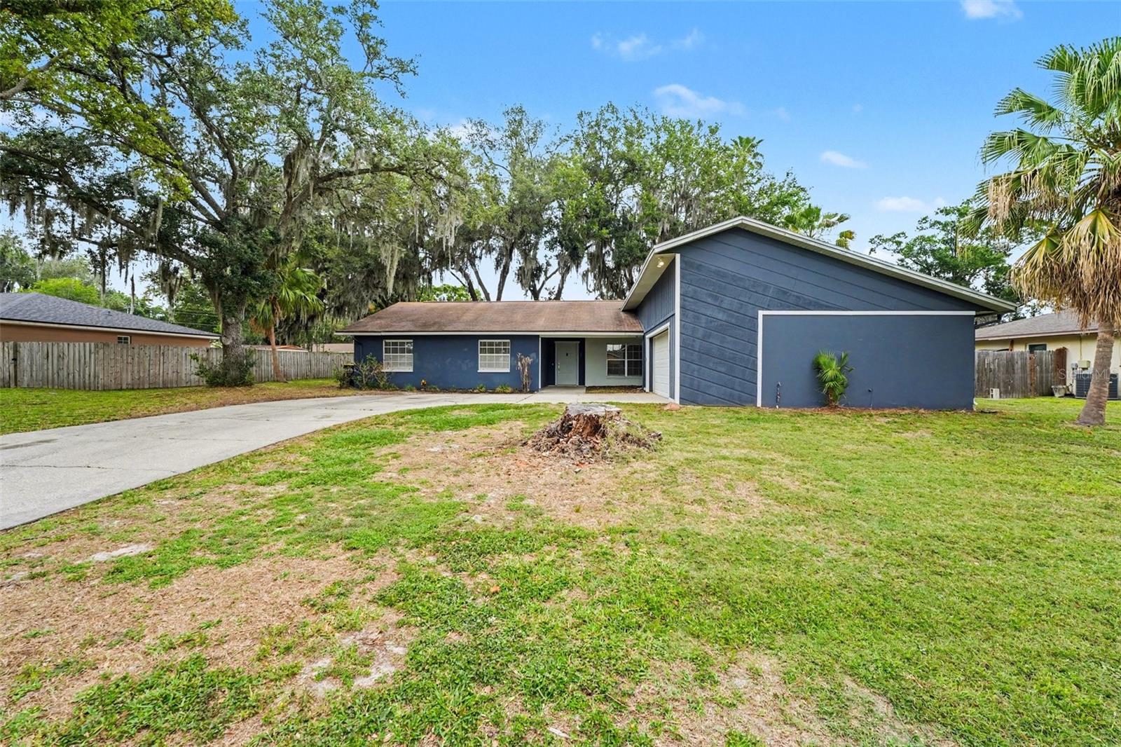 Listing photo id 0 for 1234 Fairfax N
