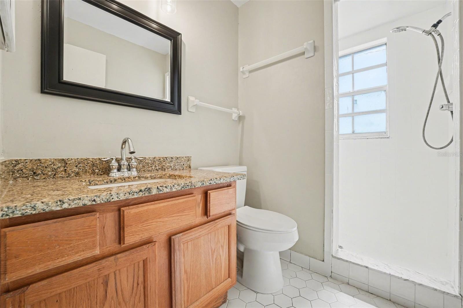Listing photo id 19 for 1234 Fairfax N