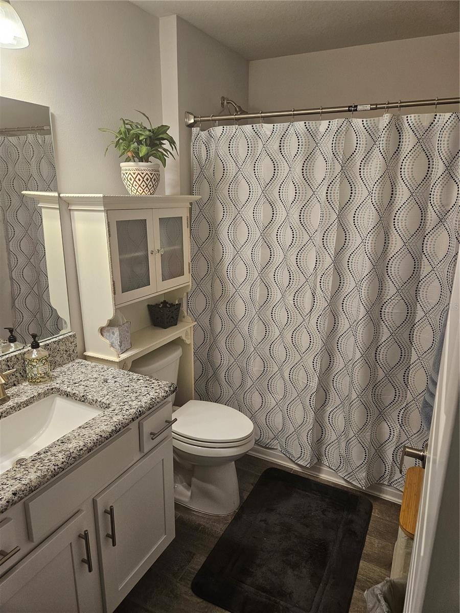 Listing photo id 9 for 4222 Juliana Lake Drive