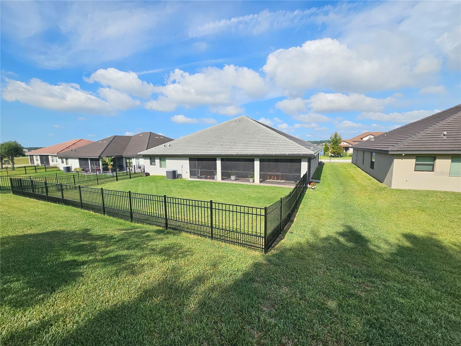 Listing photo id 2 for 4222 Juliana Lake Drive