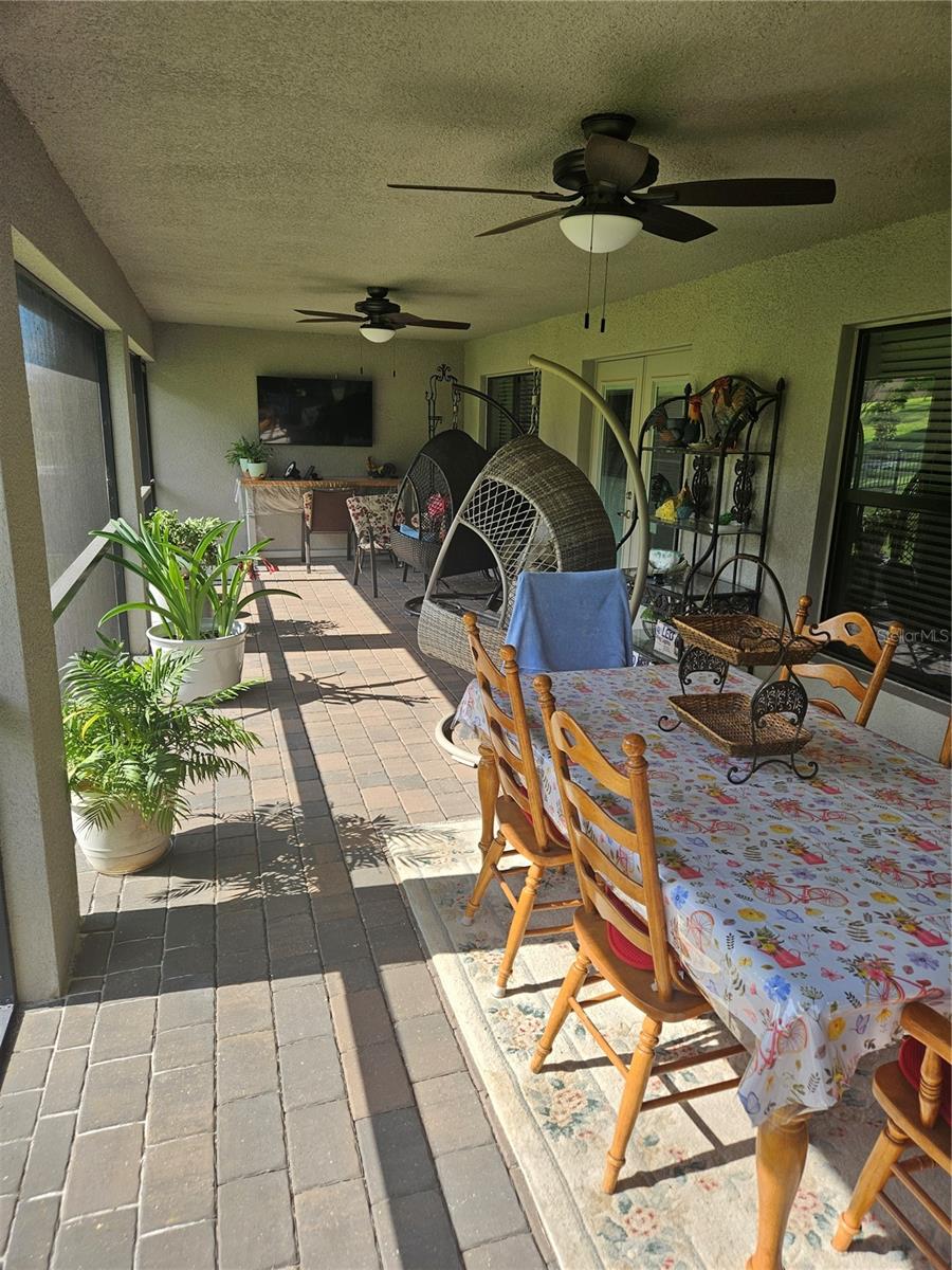 Listing photo id 3 for 4222 Juliana Lake Drive
