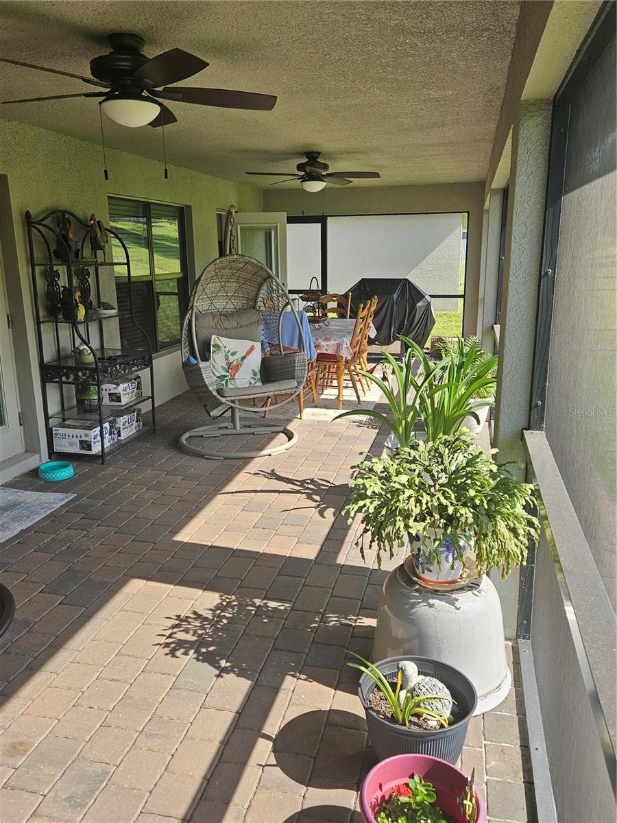 Listing photo id 4 for 4222 Juliana Lake Drive