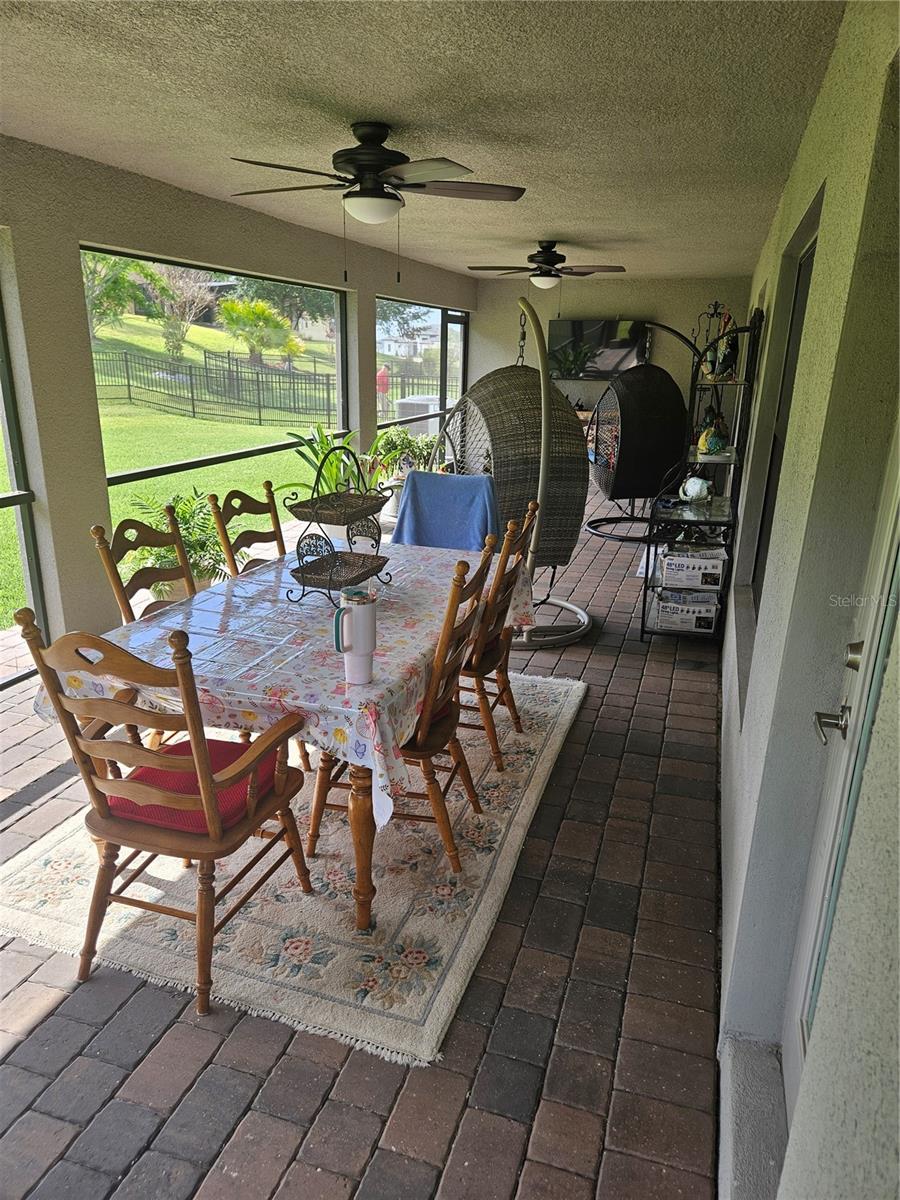 Listing photo id 5 for 4222 Juliana Lake Drive