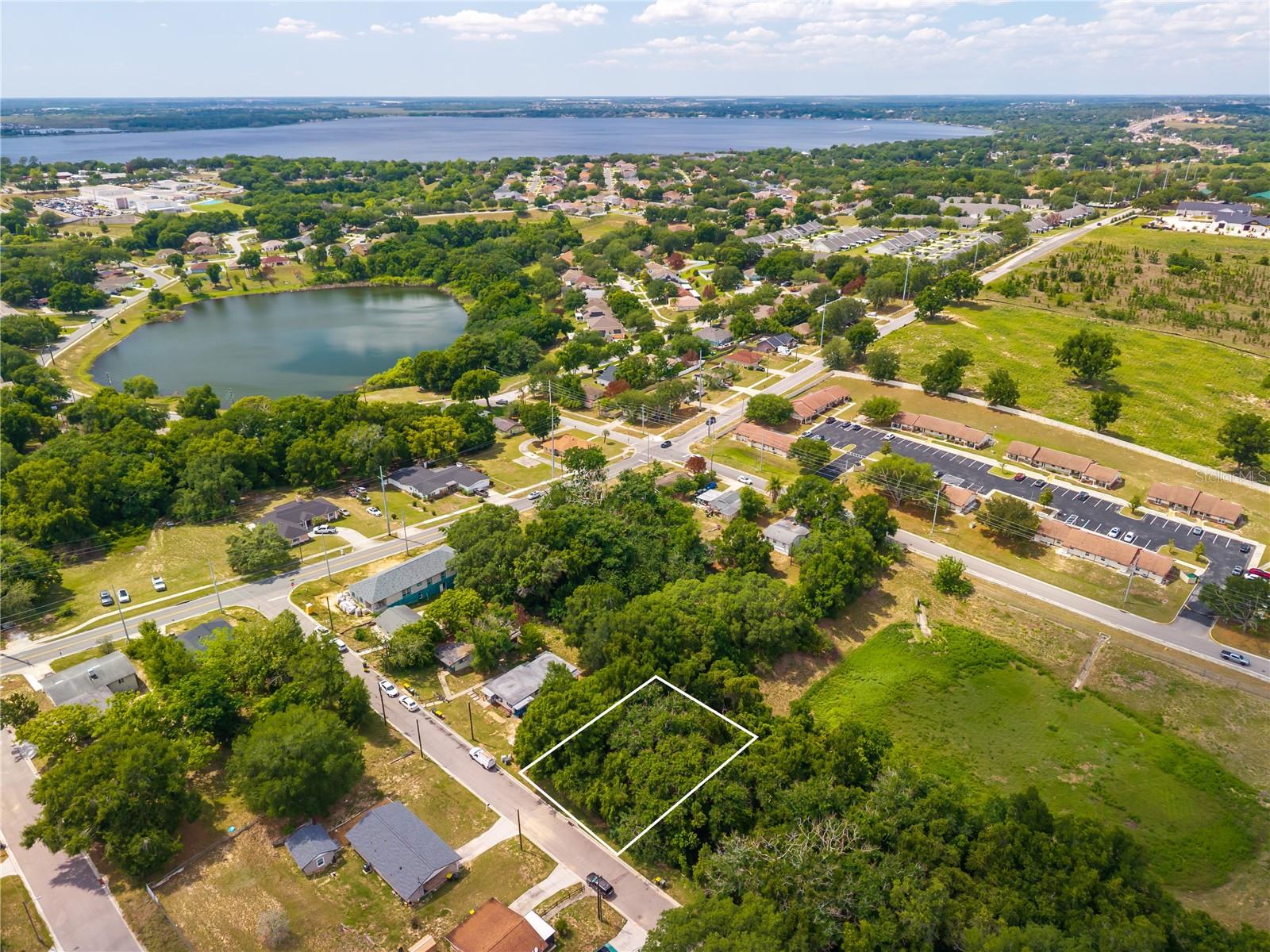 Image 15 of 26 For E Minneola Avenue