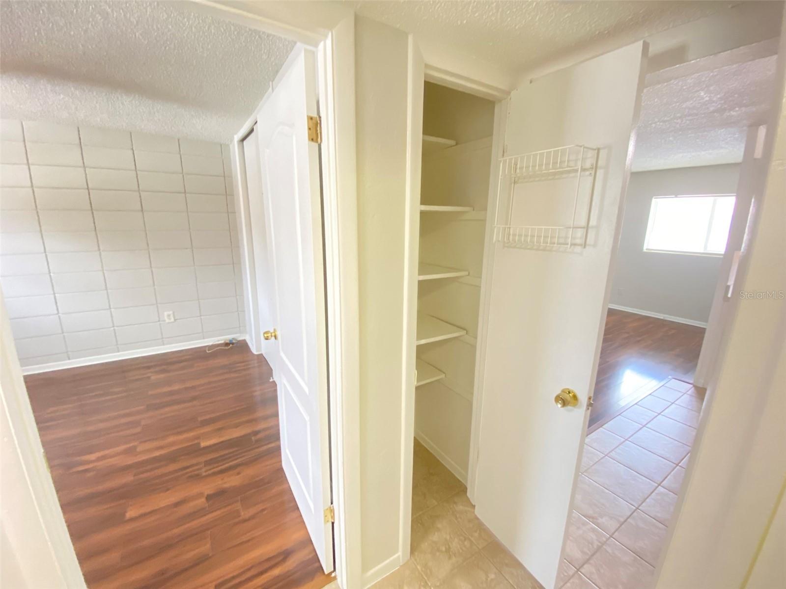 Image 11 of 19 For 320 Lakeview Street 207