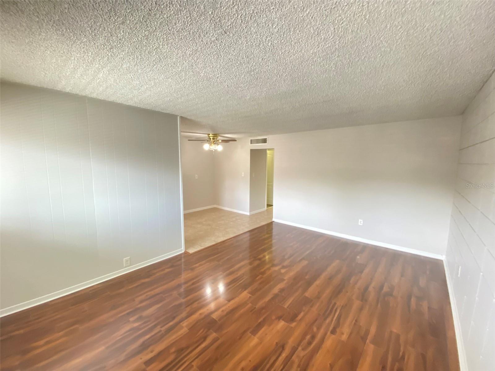 Image 2 of 19 For 320 Lakeview Street 207