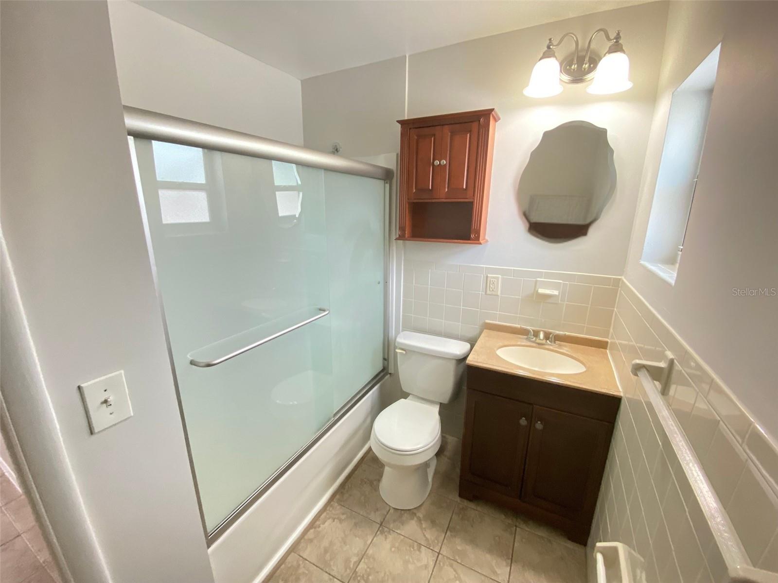 Image 8 of 19 For 320 Lakeview Street 207