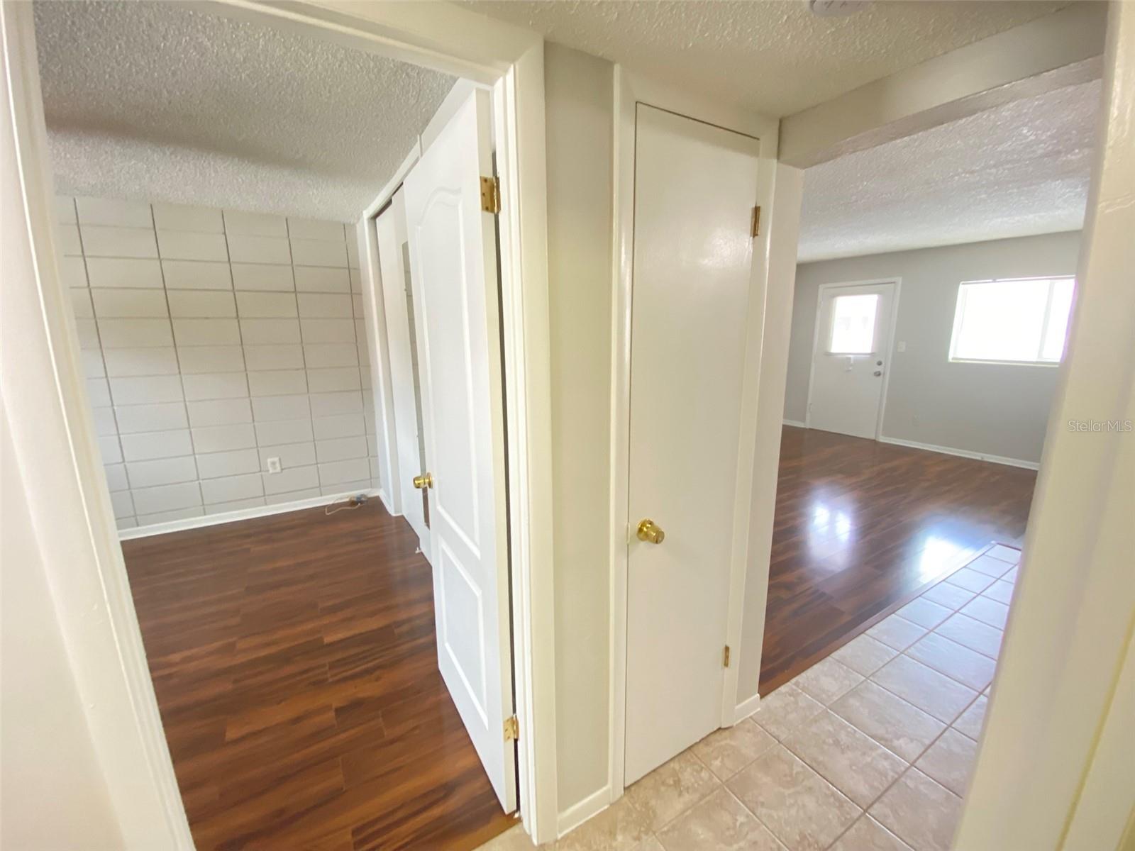 Image 9 of 19 For 320 Lakeview Street 207