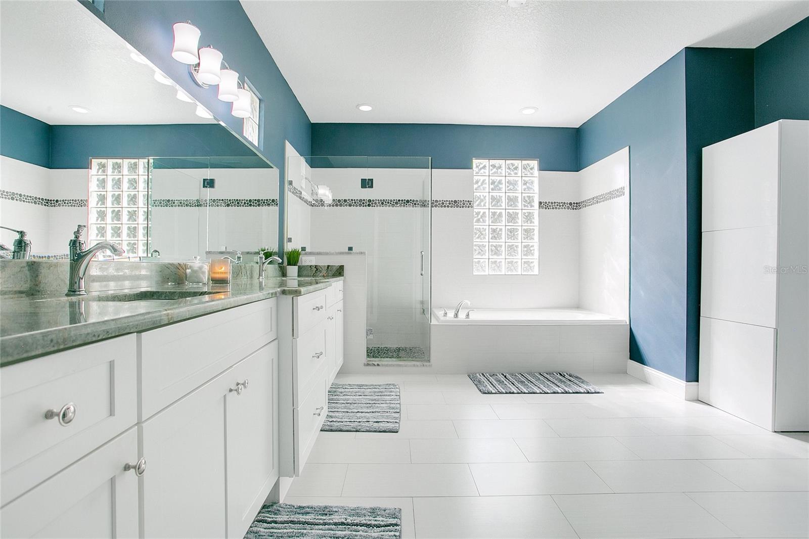 Image 17 of 26 For 7003 Somerton Boulevard