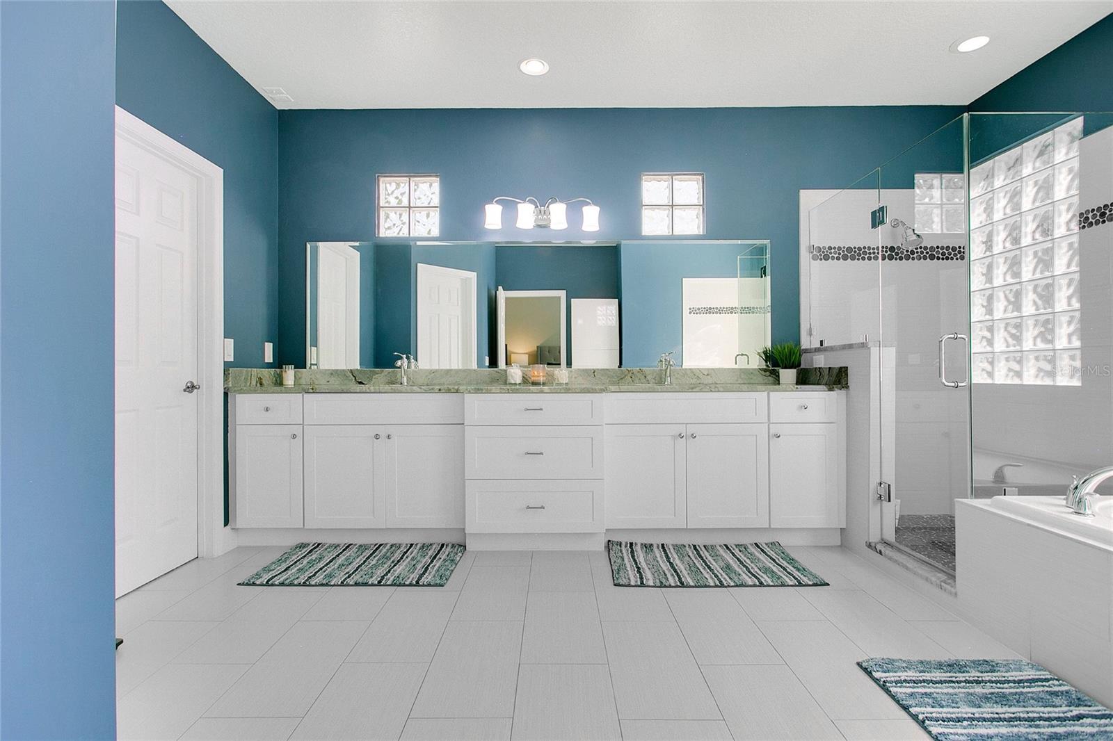 Image 18 of 26 For 7003 Somerton Boulevard