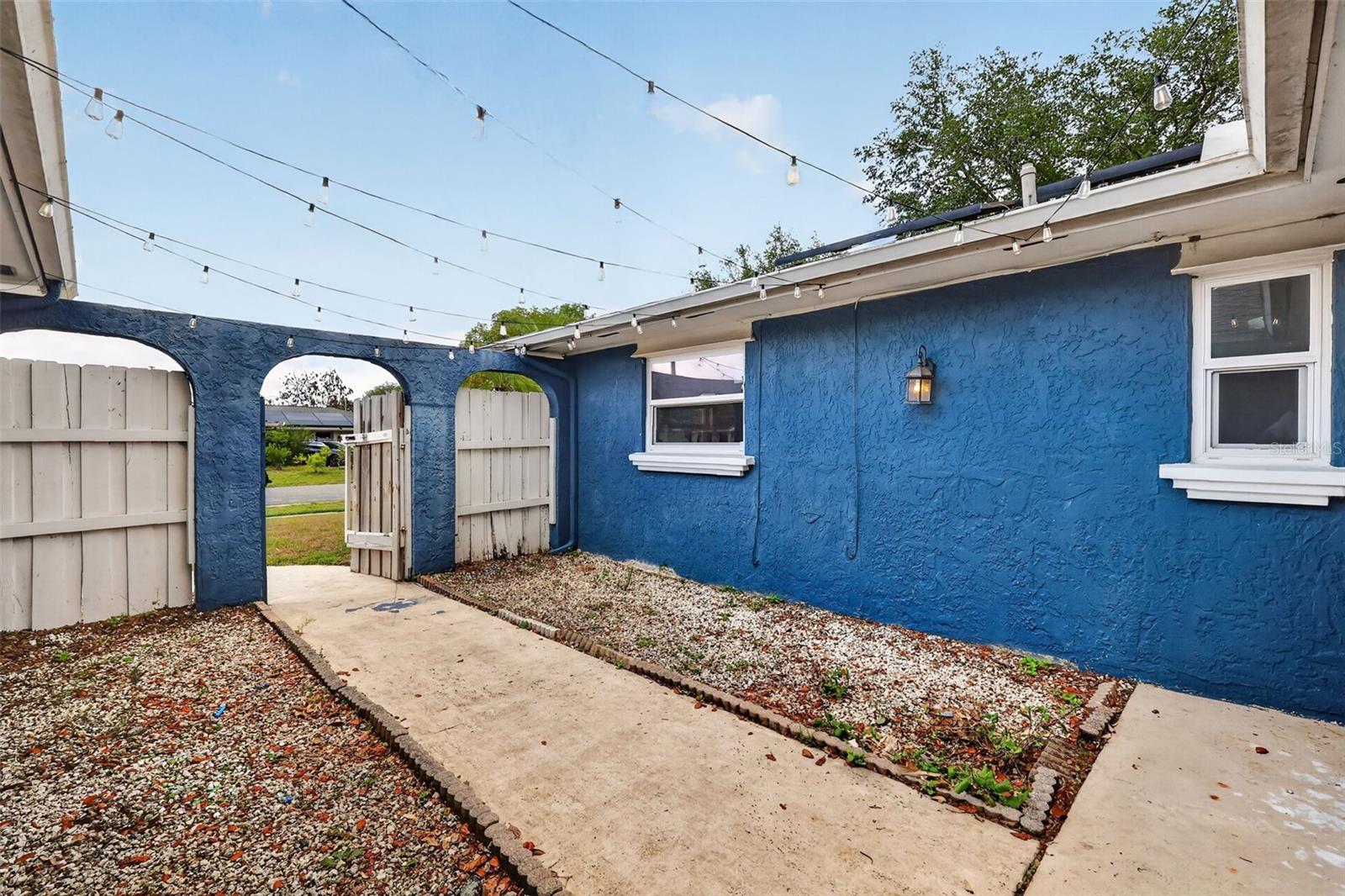 Listing photo id 11 for 3217 Lake Anderson Avenue