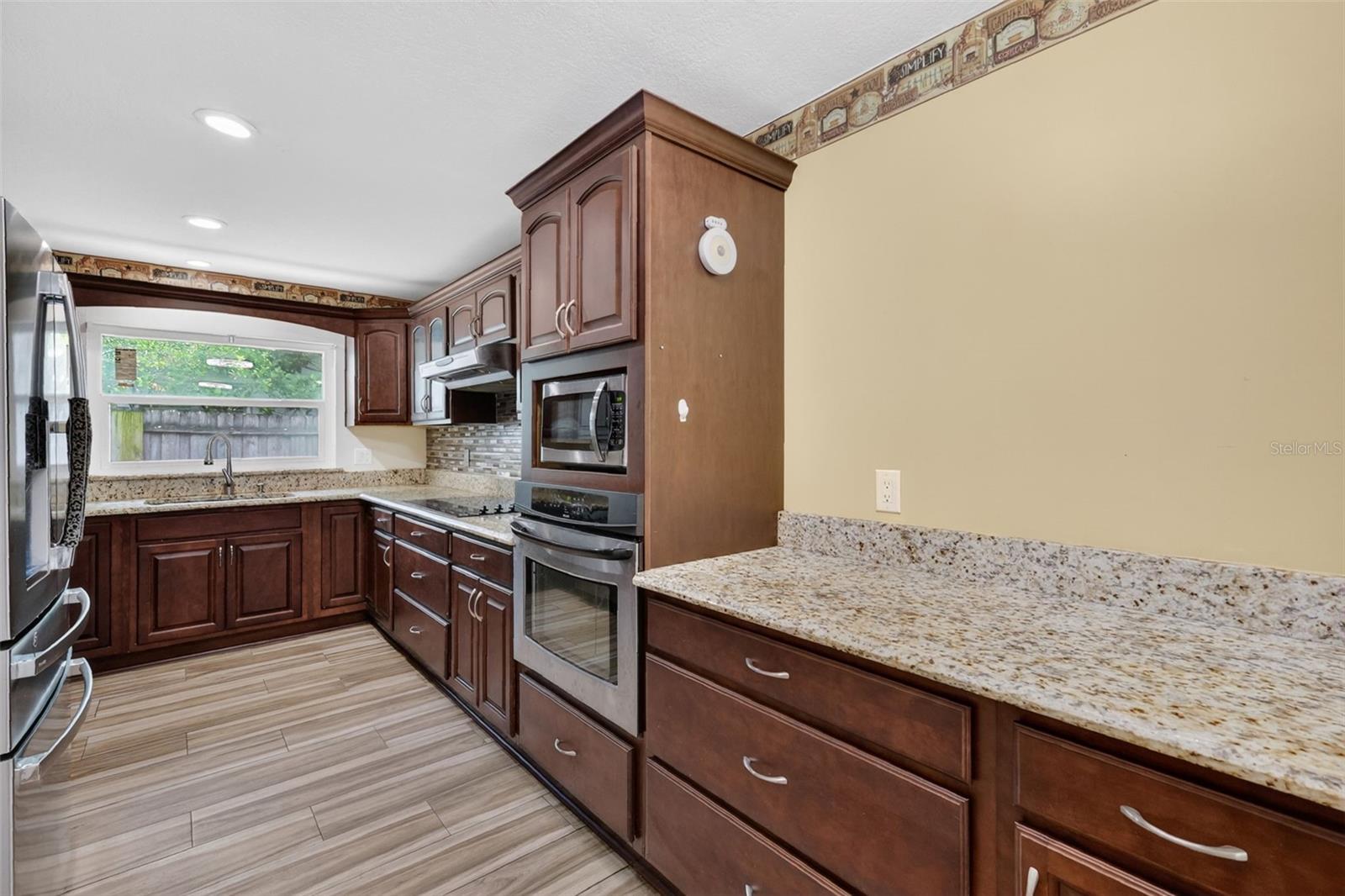 Listing photo id 17 for 3217 Lake Anderson Avenue