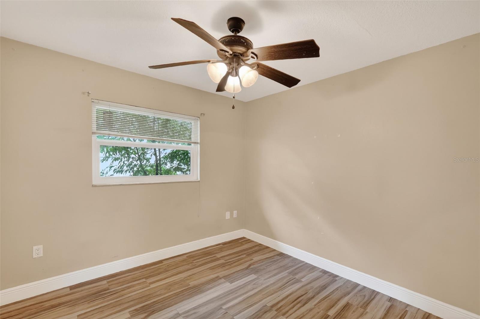 Listing photo id 22 for 3217 Lake Anderson Avenue