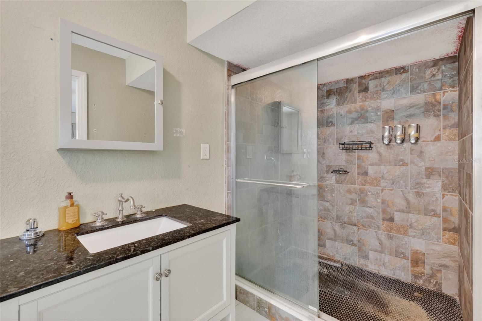 Listing photo id 27 for 3217 Lake Anderson Avenue