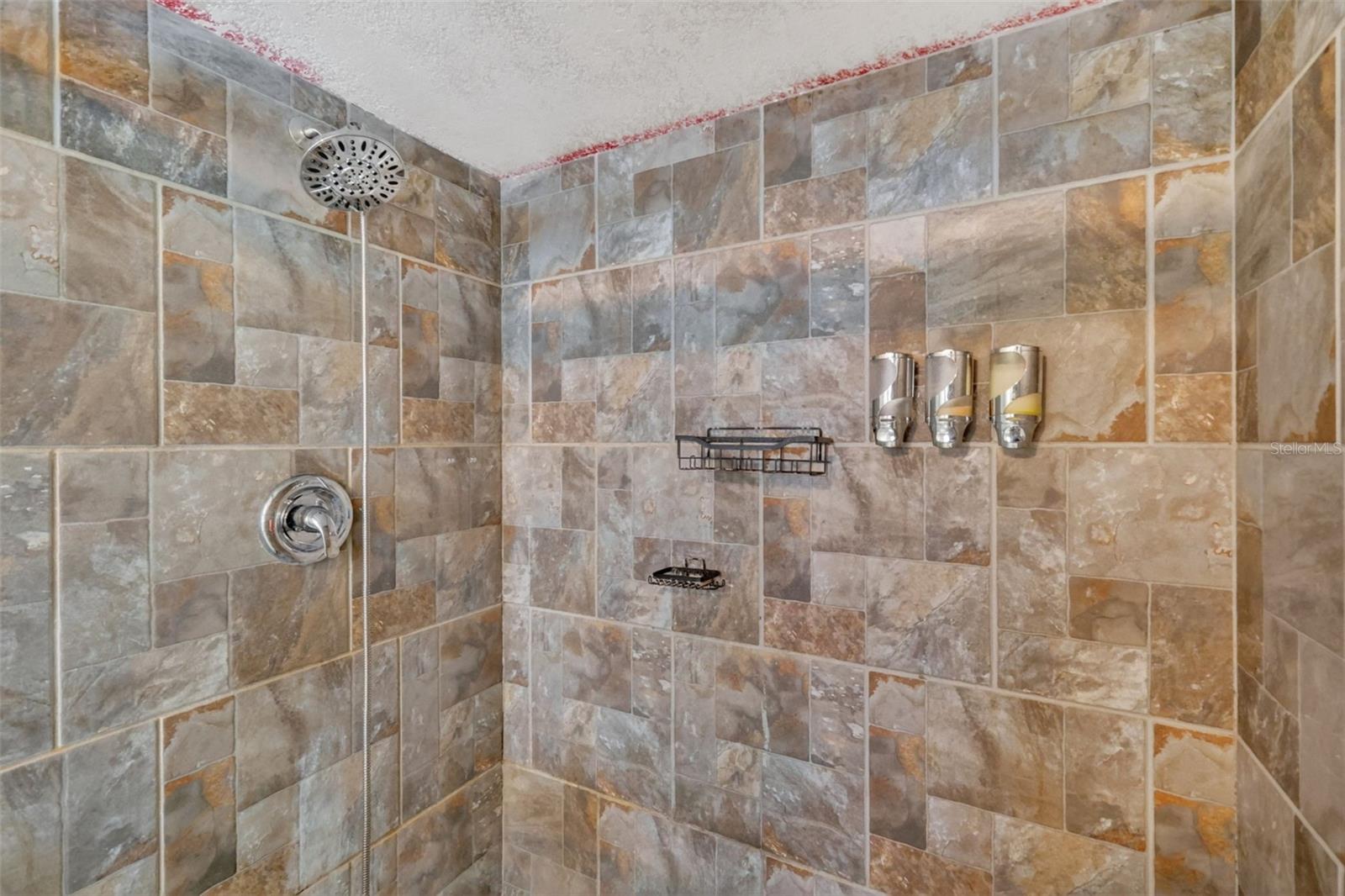Listing photo id 28 for 3217 Lake Anderson Avenue