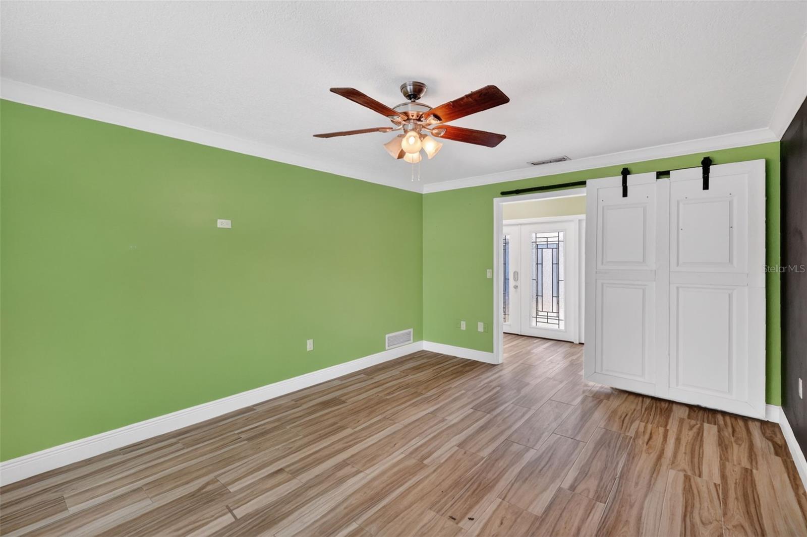 Listing photo id 32 for 3217 Lake Anderson Avenue