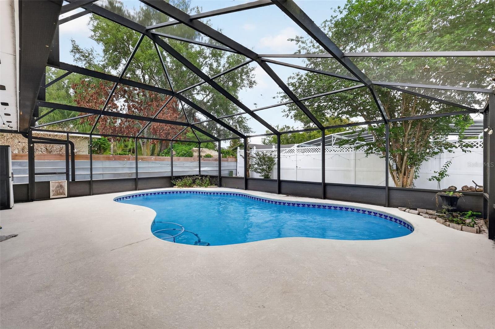 Listing photo id 35 for 3217 Lake Anderson Avenue