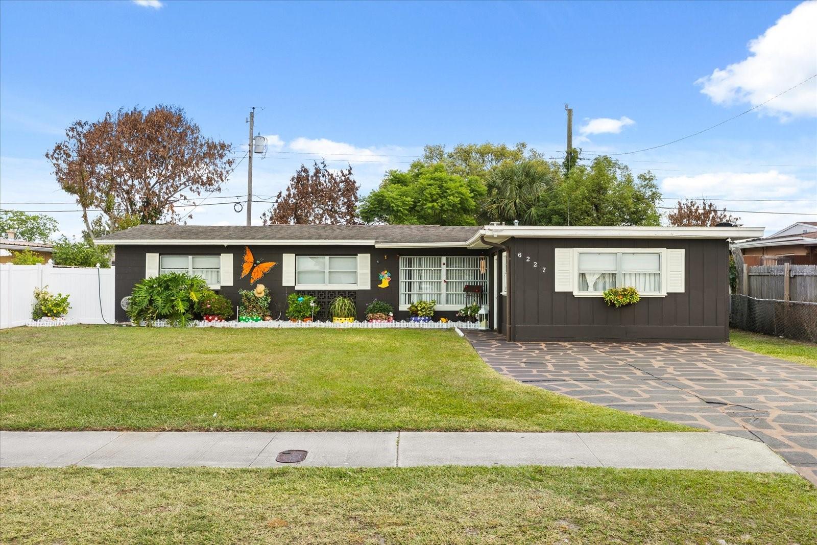 Listing photo id 0 for 6227 Luzon Drive
