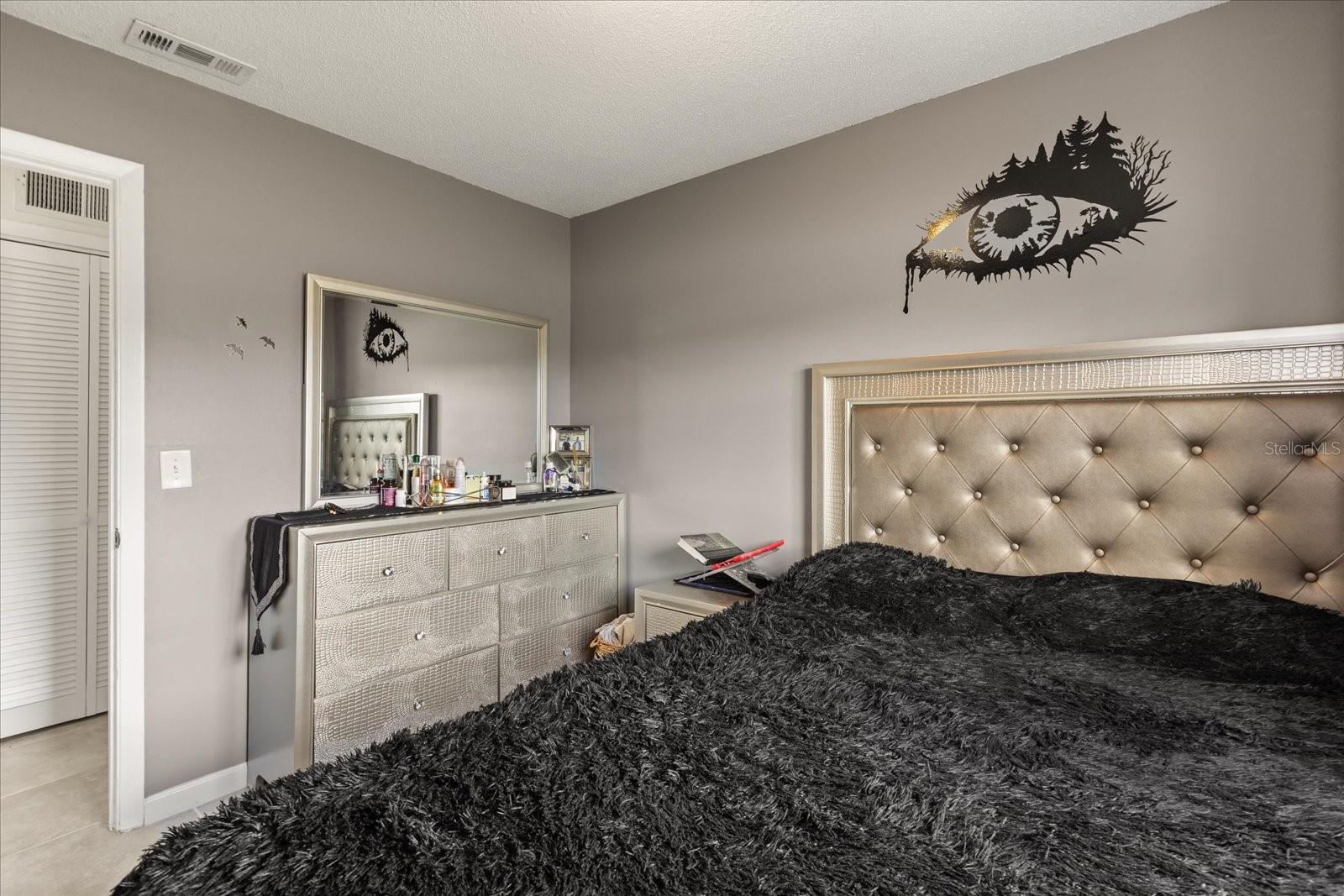 Listing photo id 18 for 6227 Luzon Drive