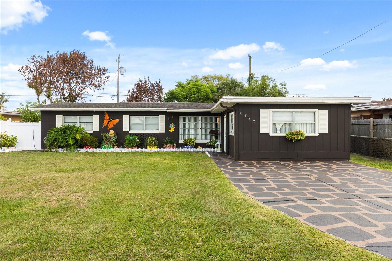 Listing photo id 32 for 6227 Luzon Drive