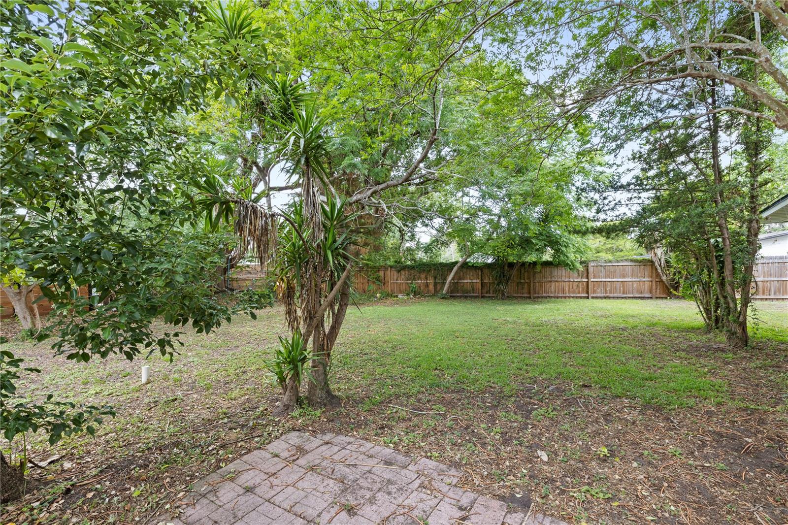 Listing photo id 8 for 3010 Touraine Avenue