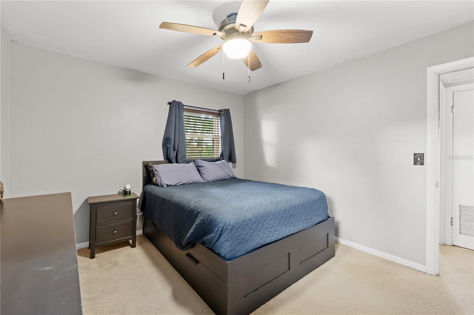 Listing photo id 15 for 3010 Touraine Avenue