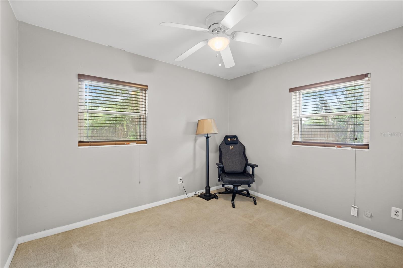 Listing photo id 17 for 3010 Touraine Avenue