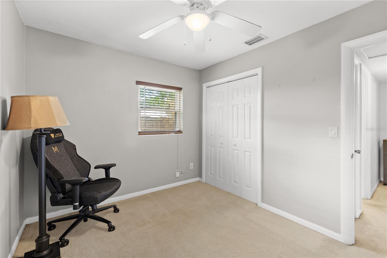 Listing photo id 18 for 3010 Touraine Avenue