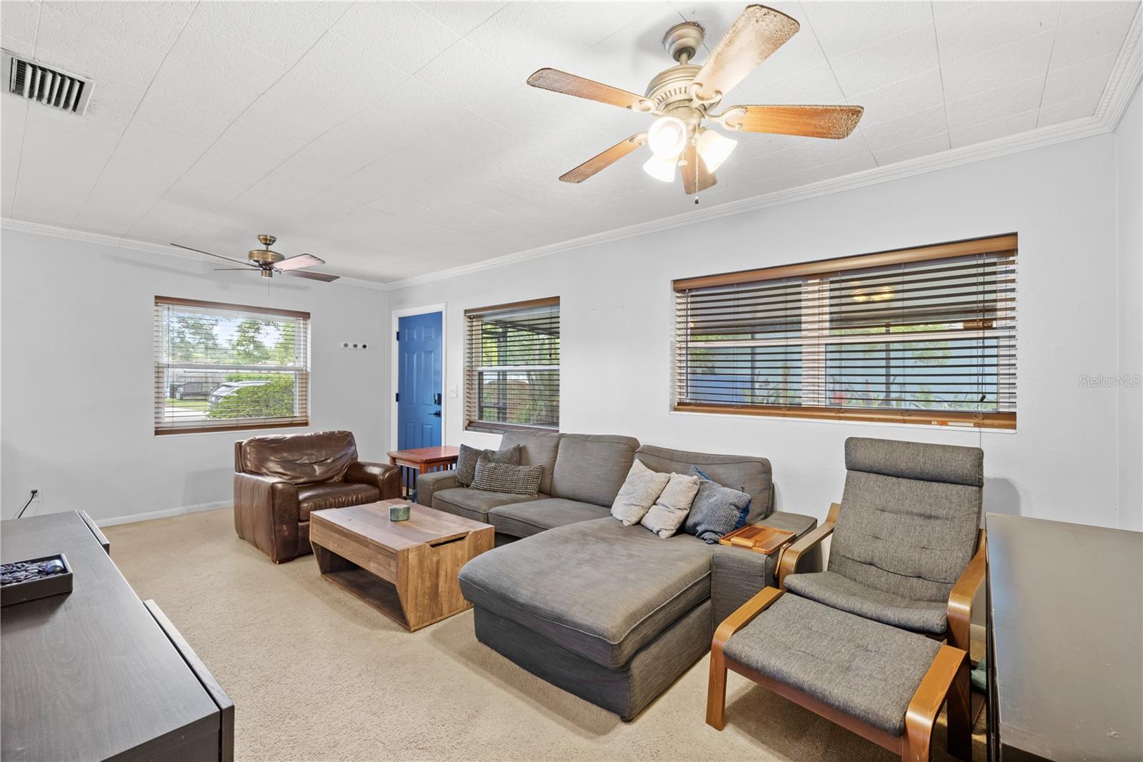 Listing photo id 21 for 3010 Touraine Avenue