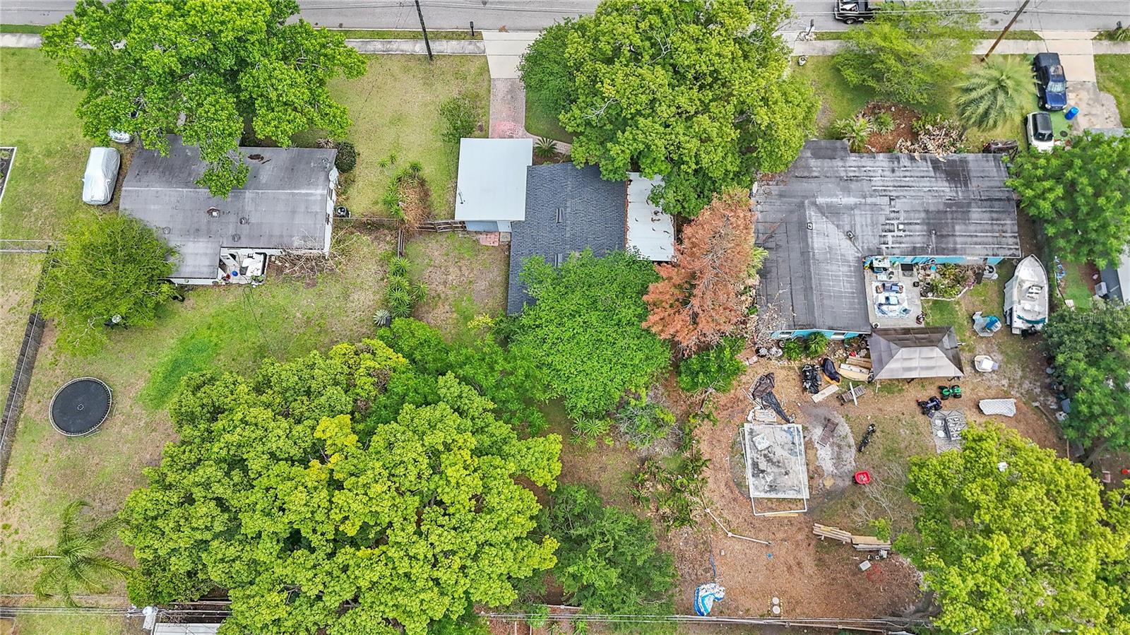Listing photo id 28 for 3010 Touraine Avenue