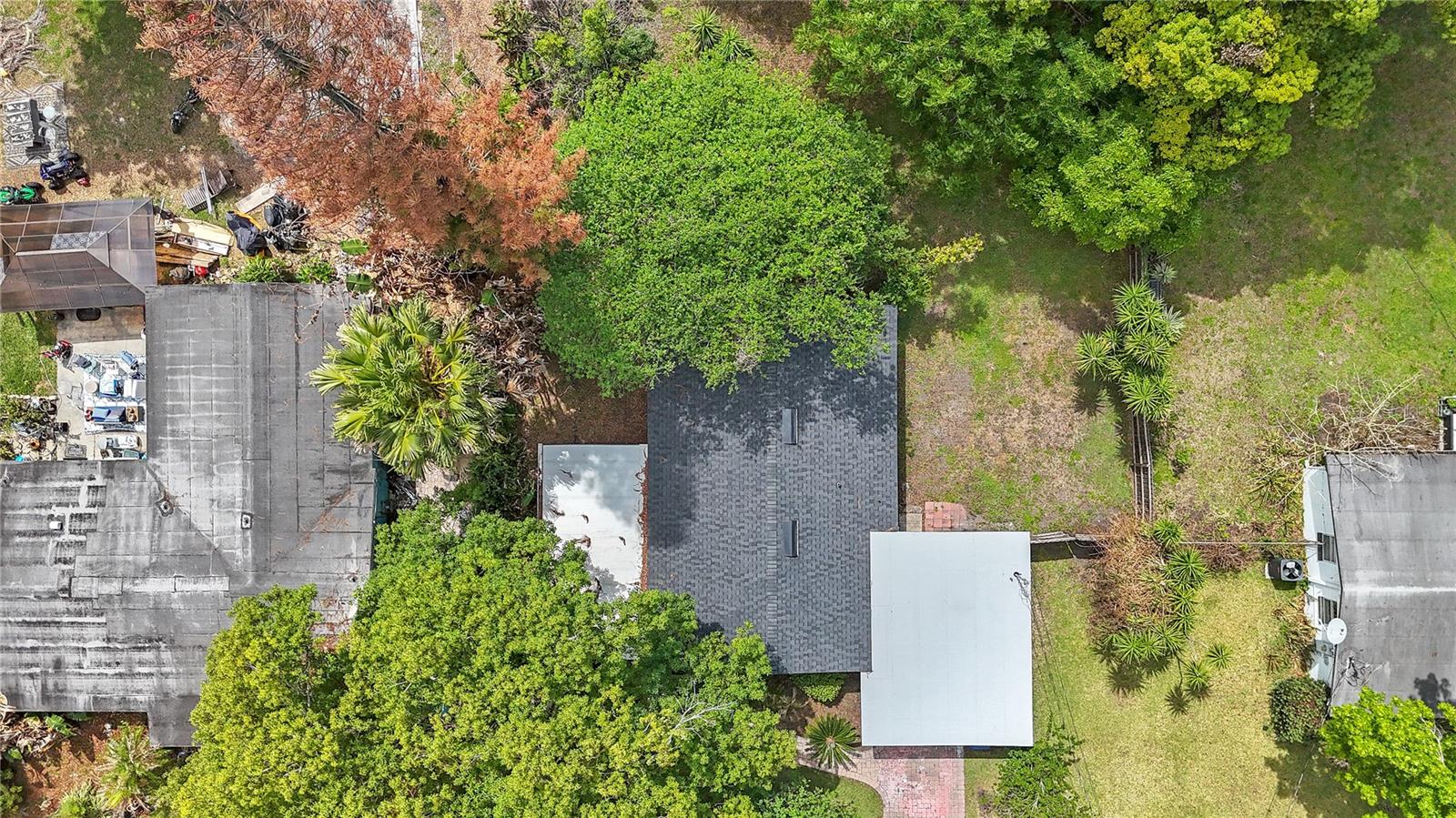 Listing photo id 31 for 3010 Touraine Avenue