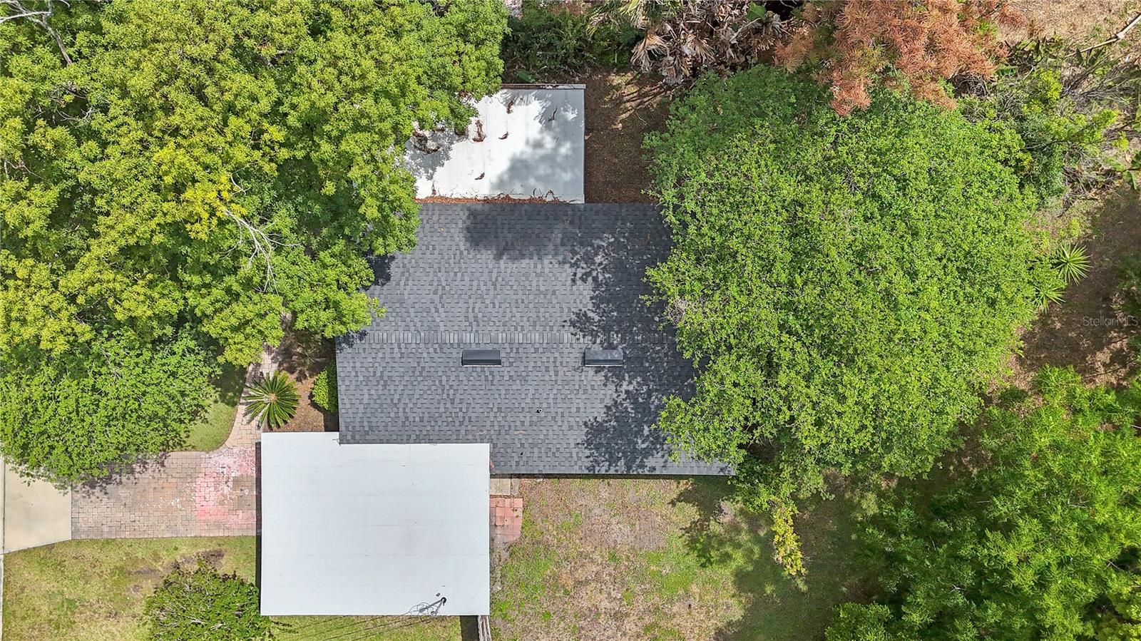 Listing photo id 32 for 3010 Touraine Avenue