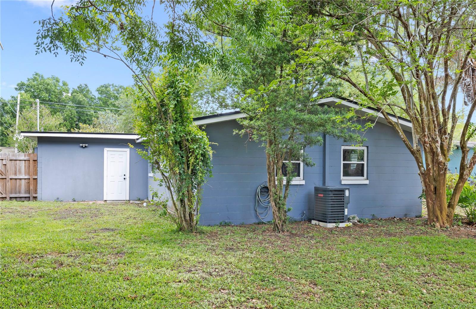 Listing photo id 6 for 3010 Touraine Avenue