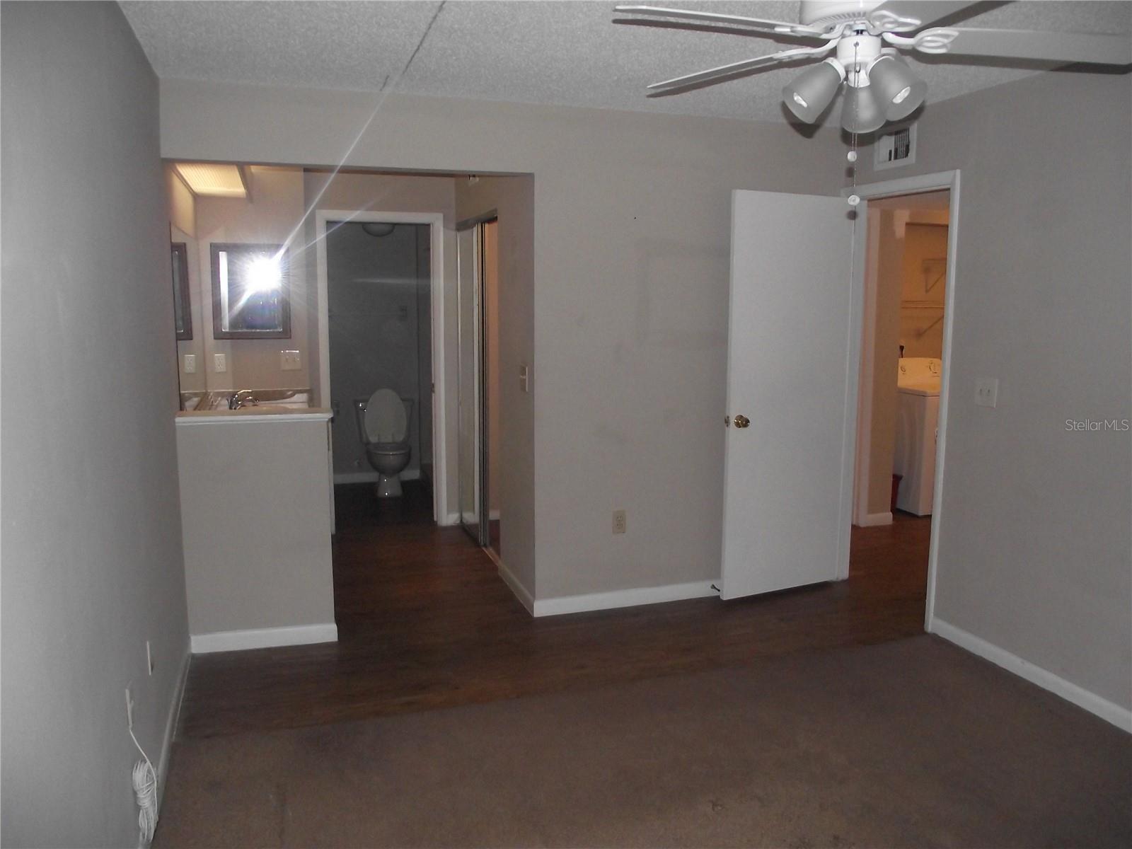 Image 7 of 16 For 5293 Vineland Road C104