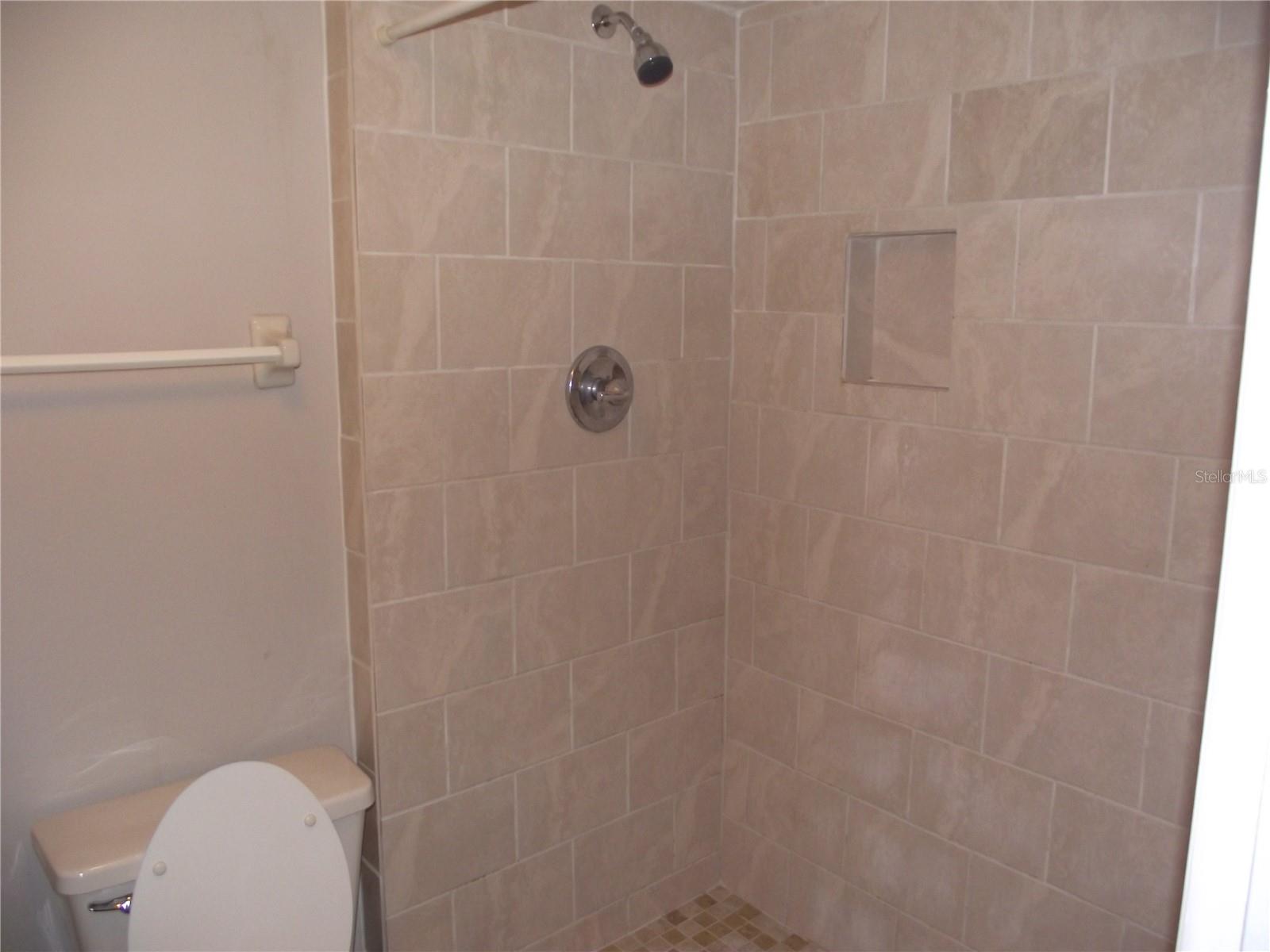 Image 9 of 16 For 5293 Vineland Road C104