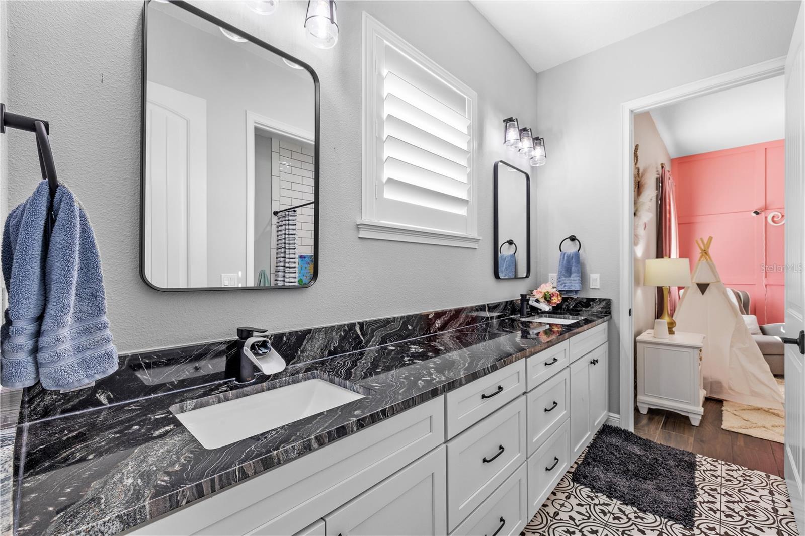Image 32 of 83 For 22250 Deer Park Avenue