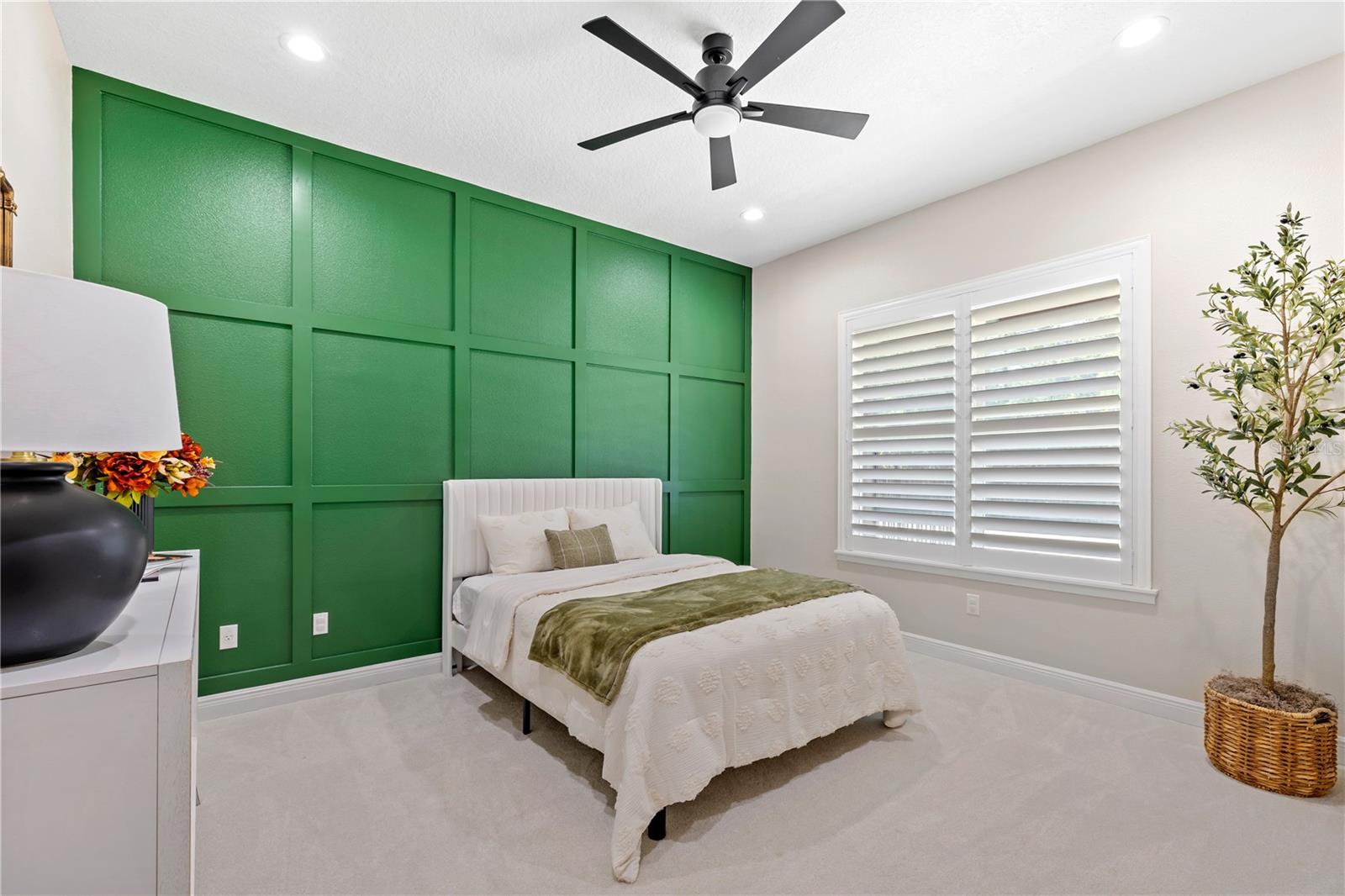 Image 37 of 83 For 22250 Deer Park Avenue