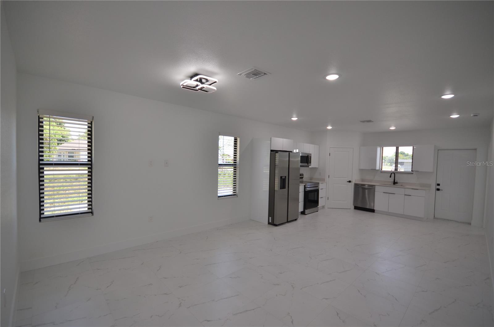 Image 12 of 16 For 2188 Barker Boulevard