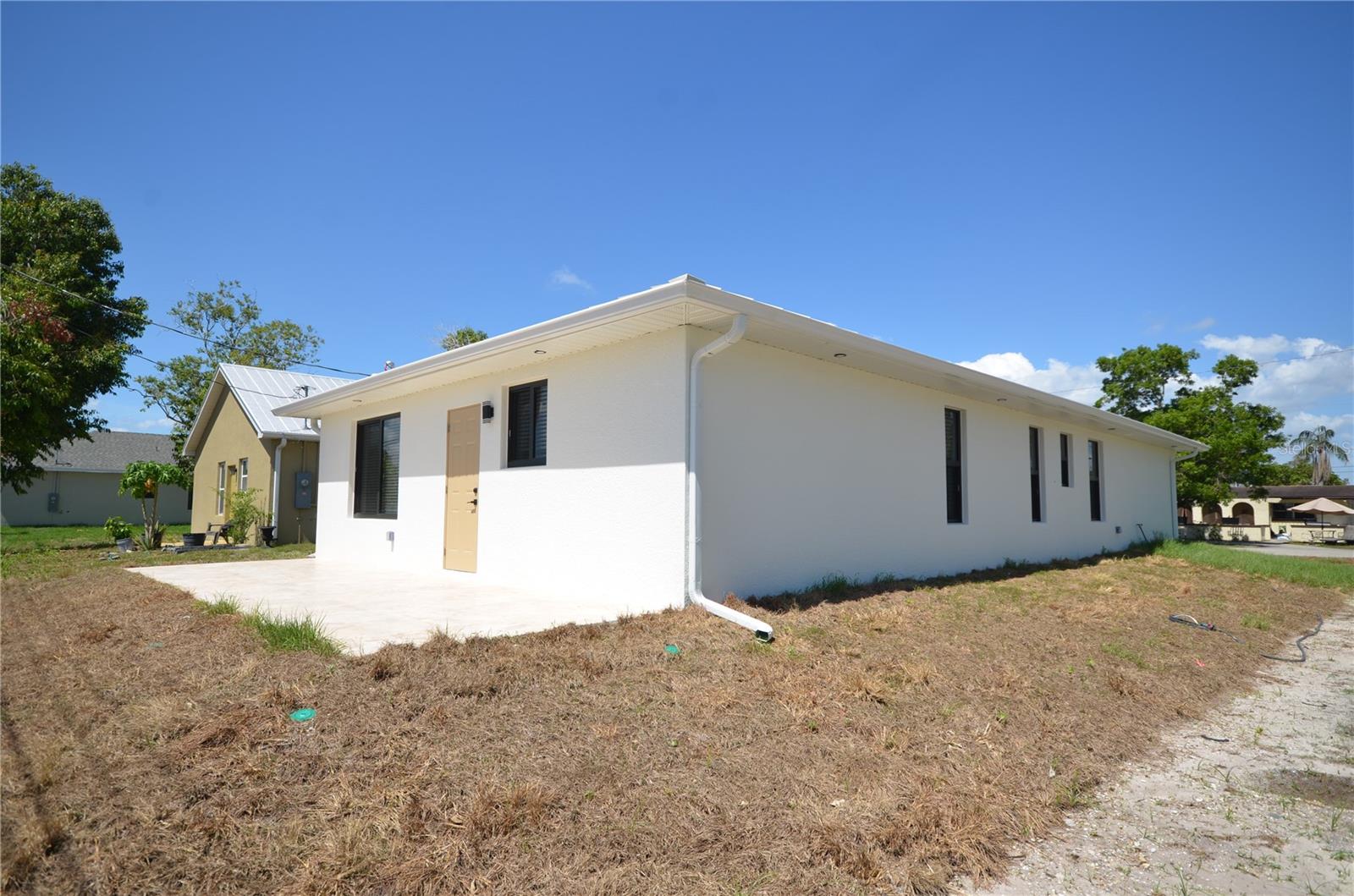 Image 5 of 16 For 2188 Barker Boulevard
