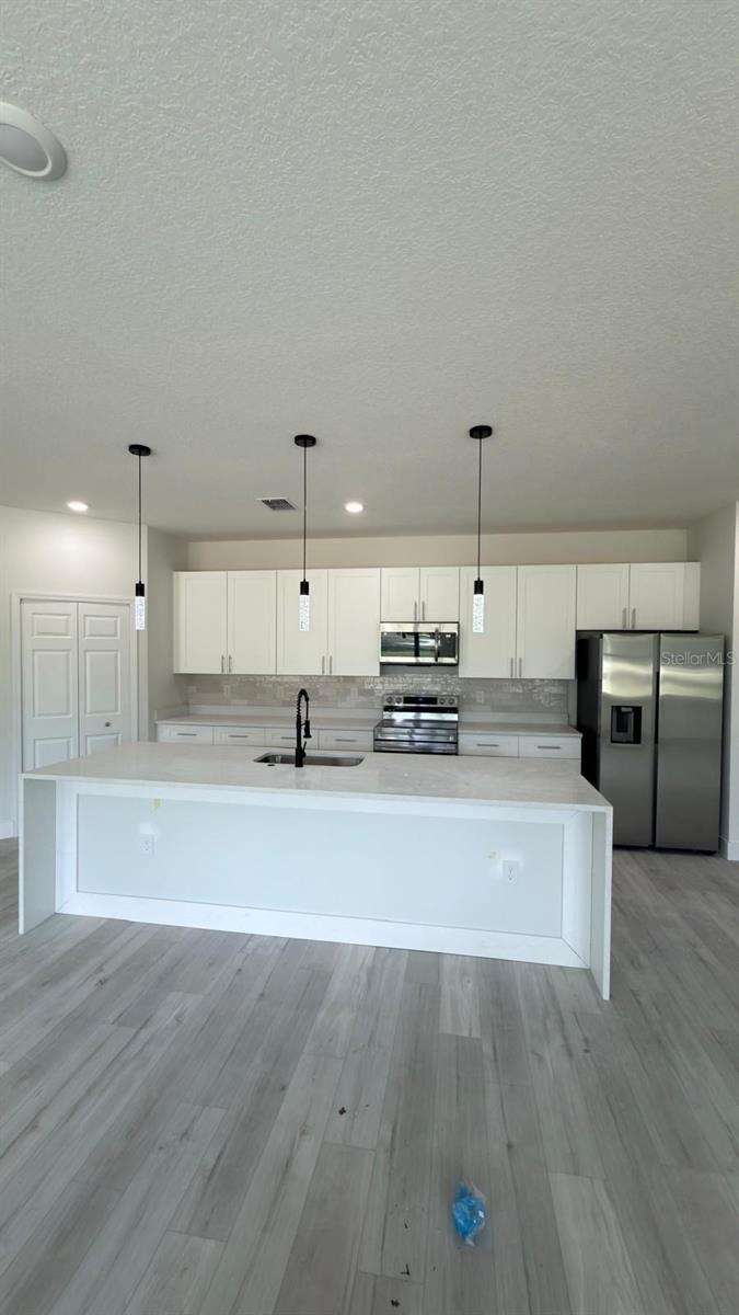 Image 3 of 6 For 2693 Jeannin Drive