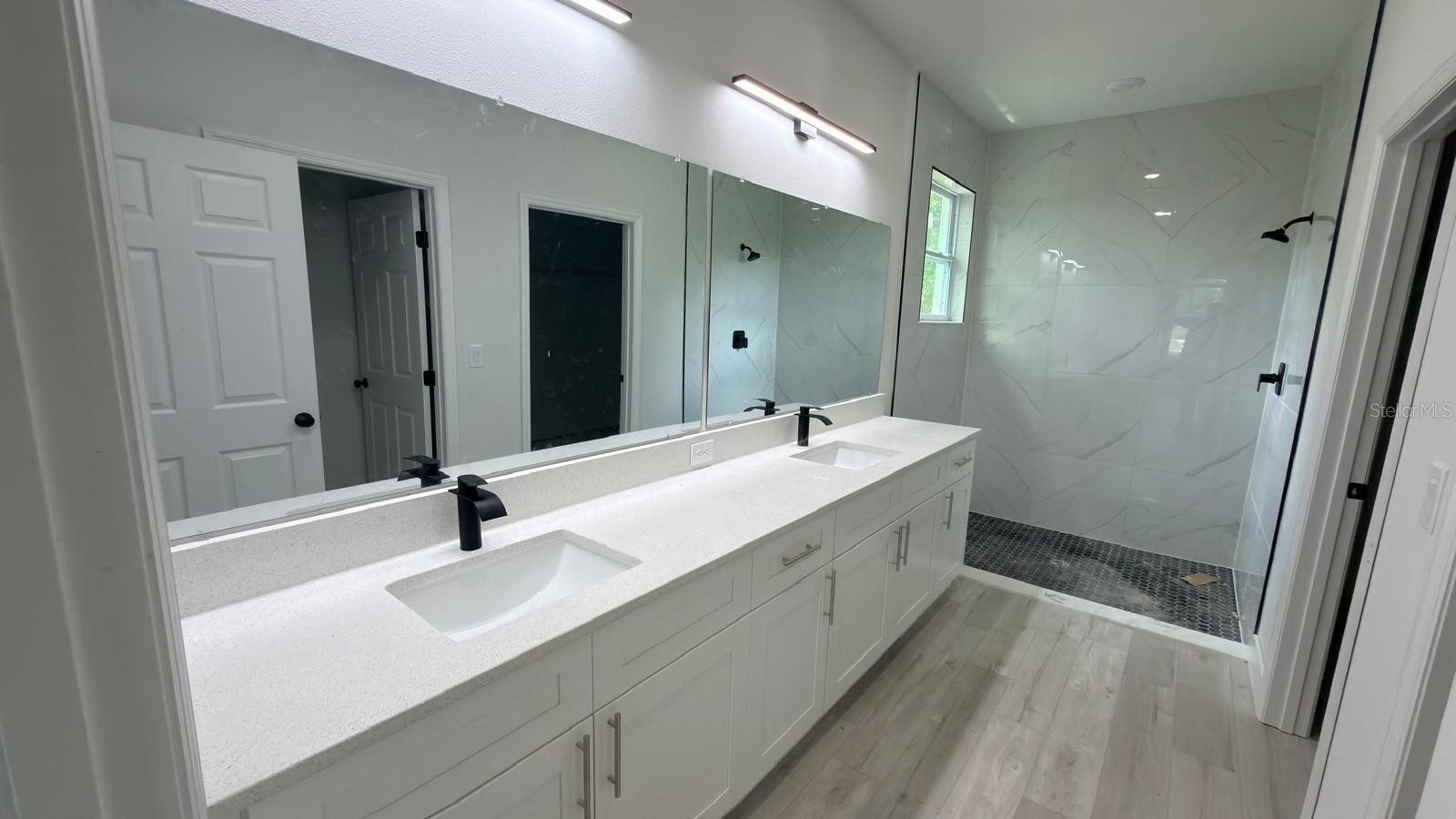 Image 4 of 6 For 2693 Jeannin Drive