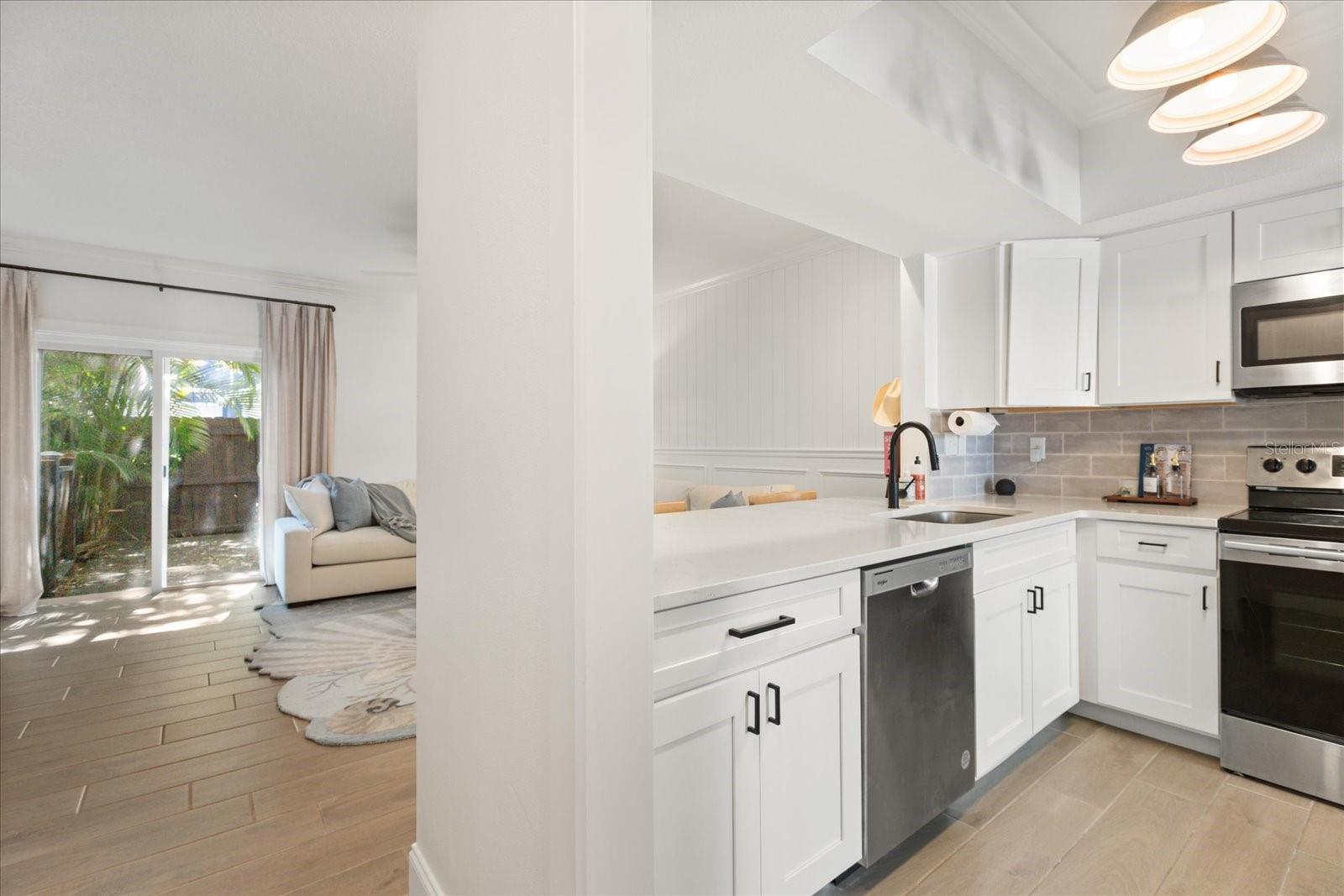 Image 18 of 33 For 409 Audubon Avenue 9