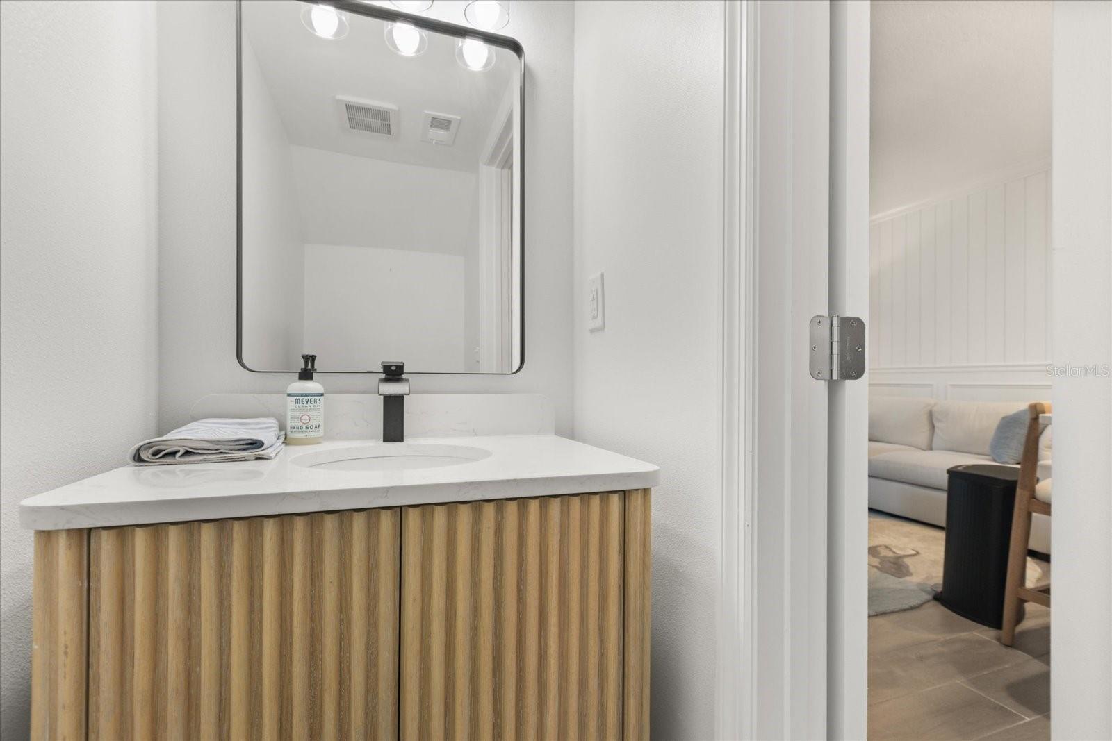 Image 25 of 33 For 409 Audubon Avenue 9